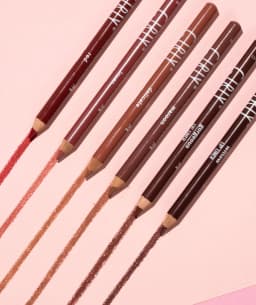 LAPIZ DELINEADOR DE LABIOS GIRLY — imagen 2